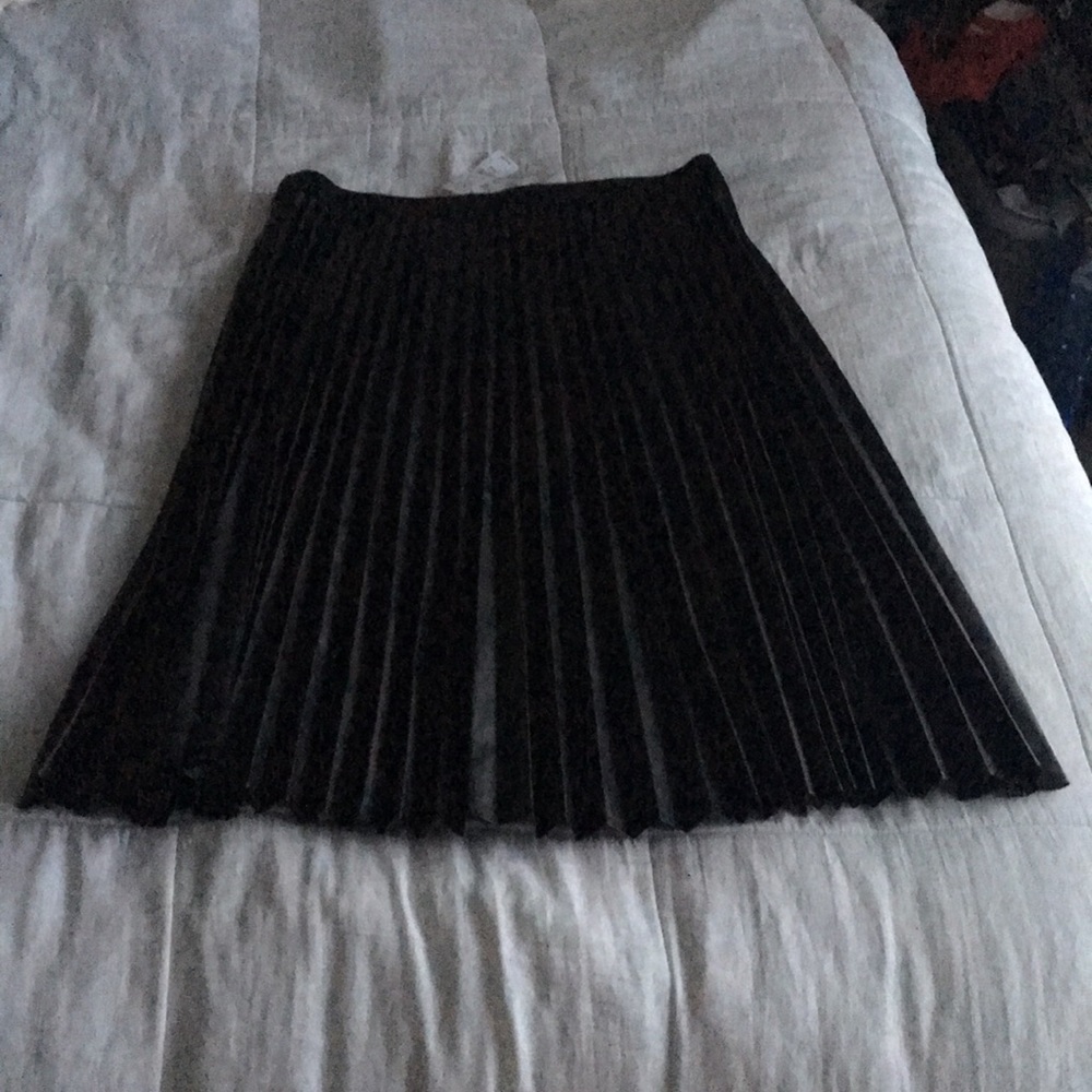 New York & Co pleated accordion black skirt